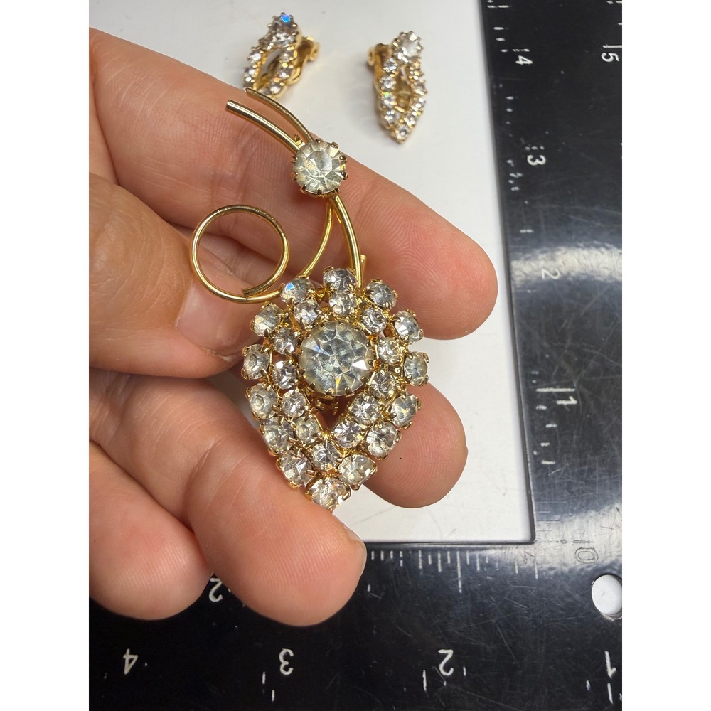Gold Tone Clear Rhinestone Teardrop Brooch and Clip On Earrings Jewelry Set
